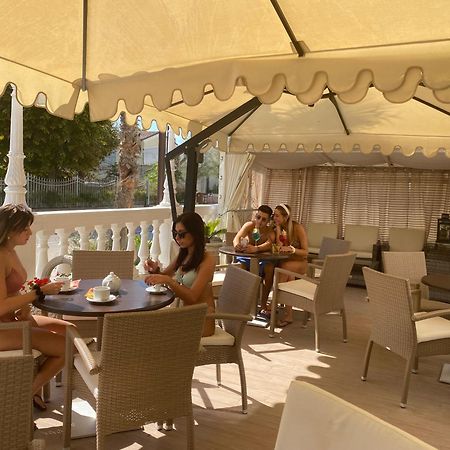 Hotel Caesar Paladium Rimini Kültér fotó