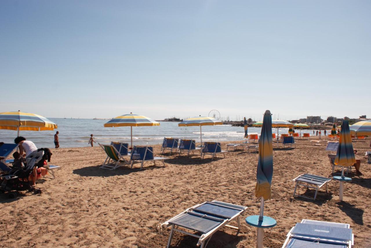 Hotel Caesar Paladium Rimini Kültér fotó