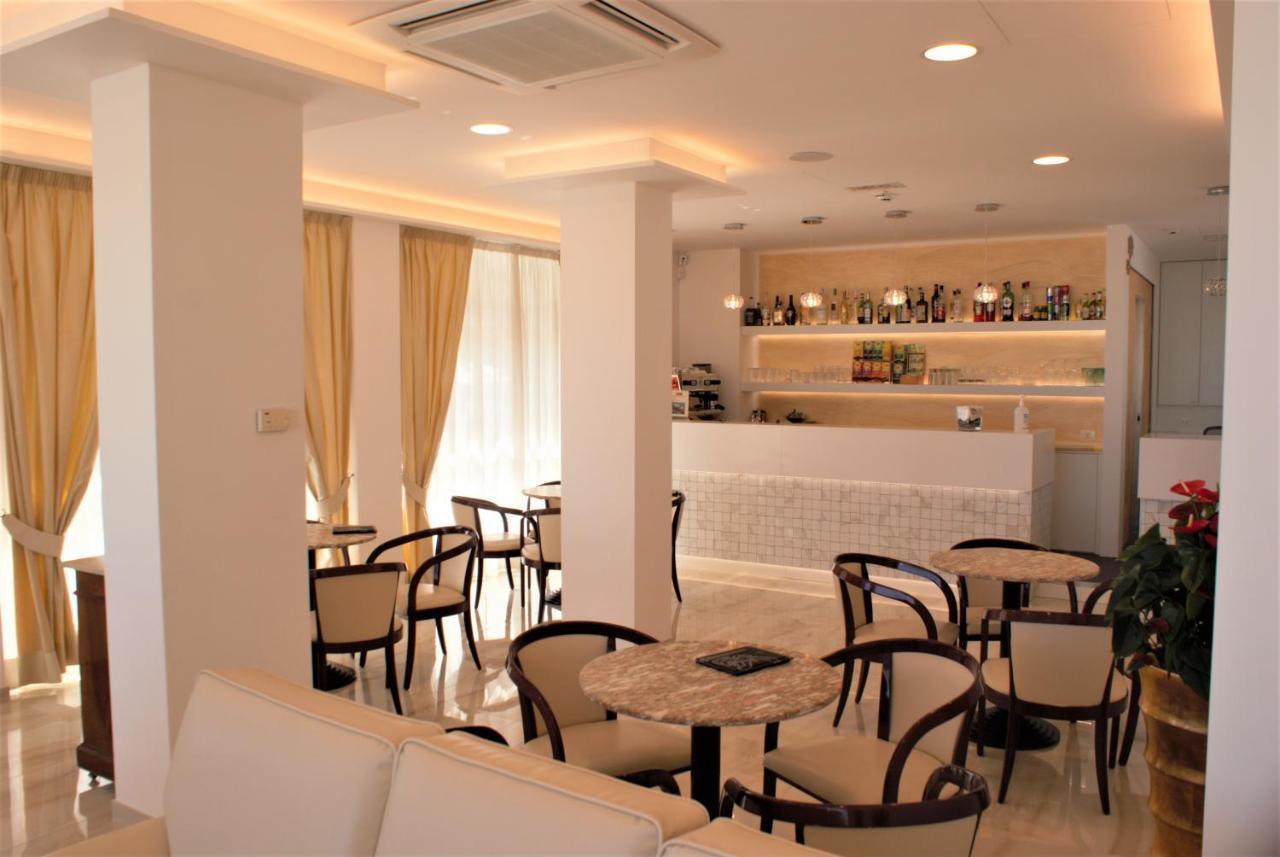 Hotel Caesar Paladium Rimini Kültér fotó