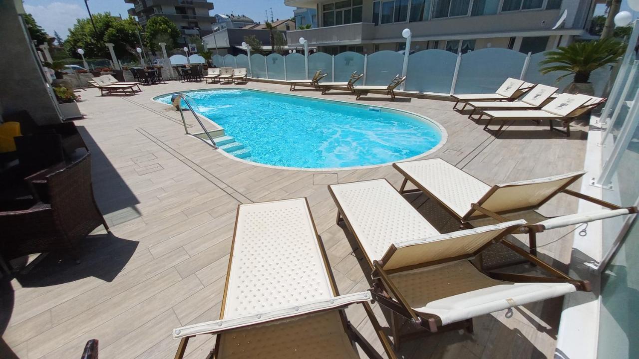 Hotel Caesar Paladium Rimini Kültér fotó