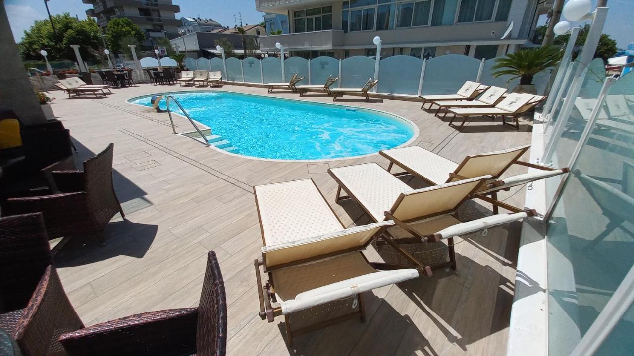 Hotel Caesar Paladium Rimini Kültér fotó