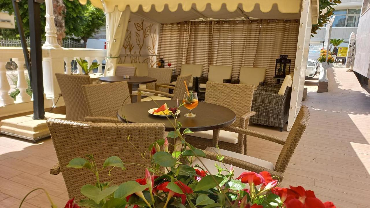 Hotel Caesar Paladium Rimini Kültér fotó