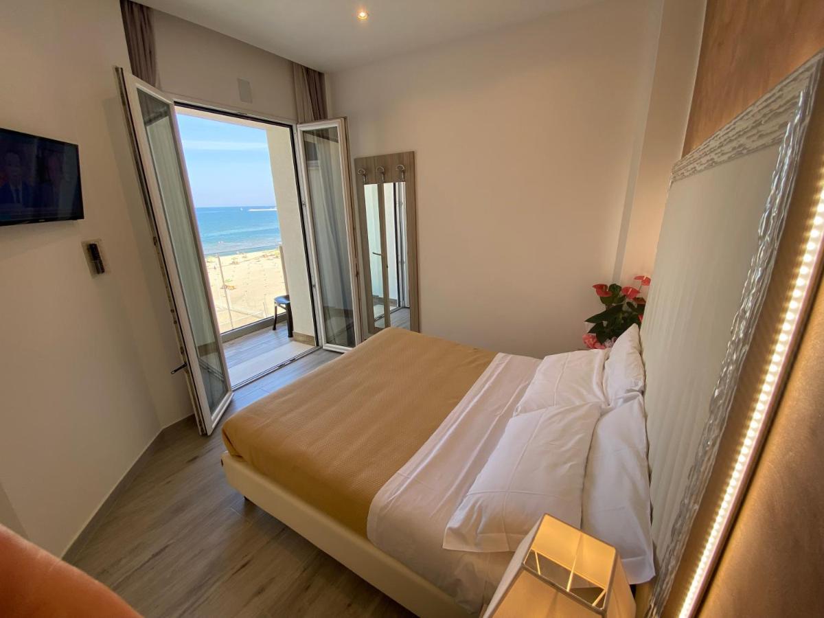 Hotel Caesar Paladium Rimini Kültér fotó