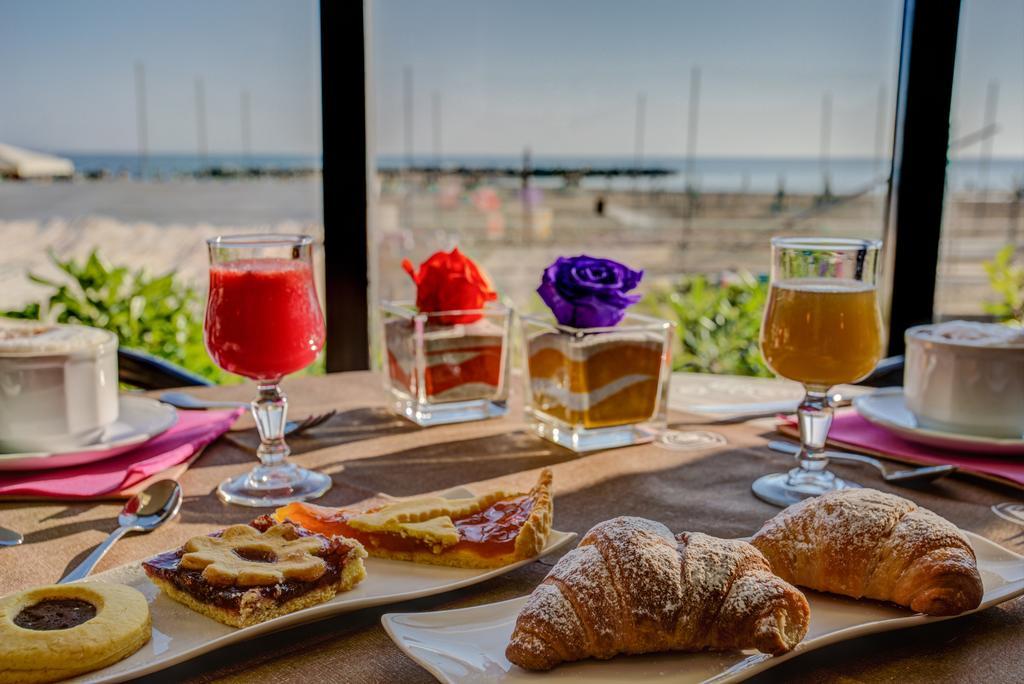 Hotel Caesar Paladium Rimini Kültér fotó