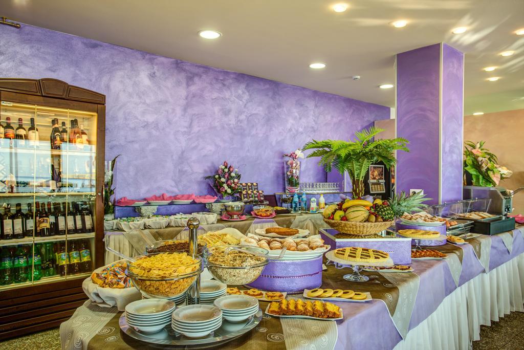 Hotel Caesar Paladium Rimini Kültér fotó