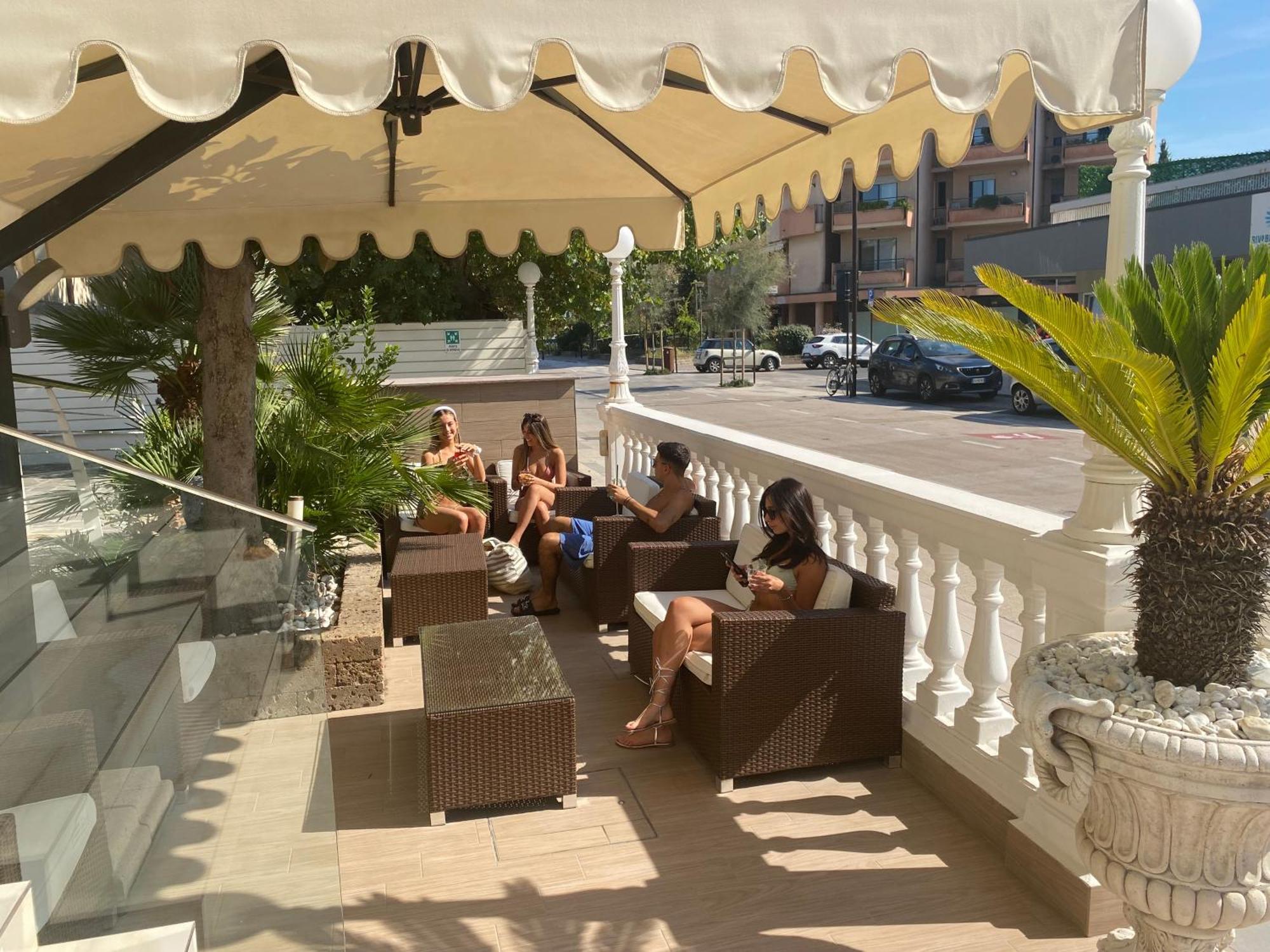 Hotel Caesar Paladium Rimini Kültér fotó