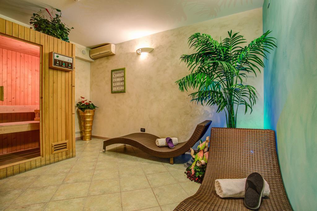 Hotel Caesar Paladium Rimini Kültér fotó