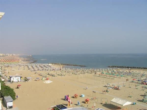 Hotel Caesar Paladium Rimini Kültér fotó